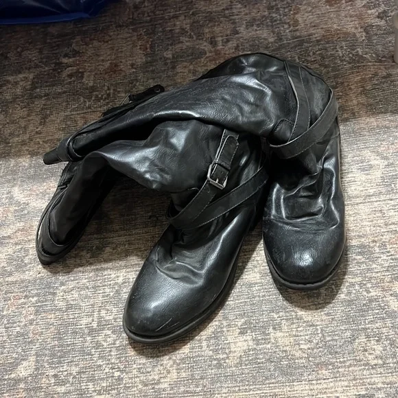 Steve Madden Boots - Picture 2 of 2